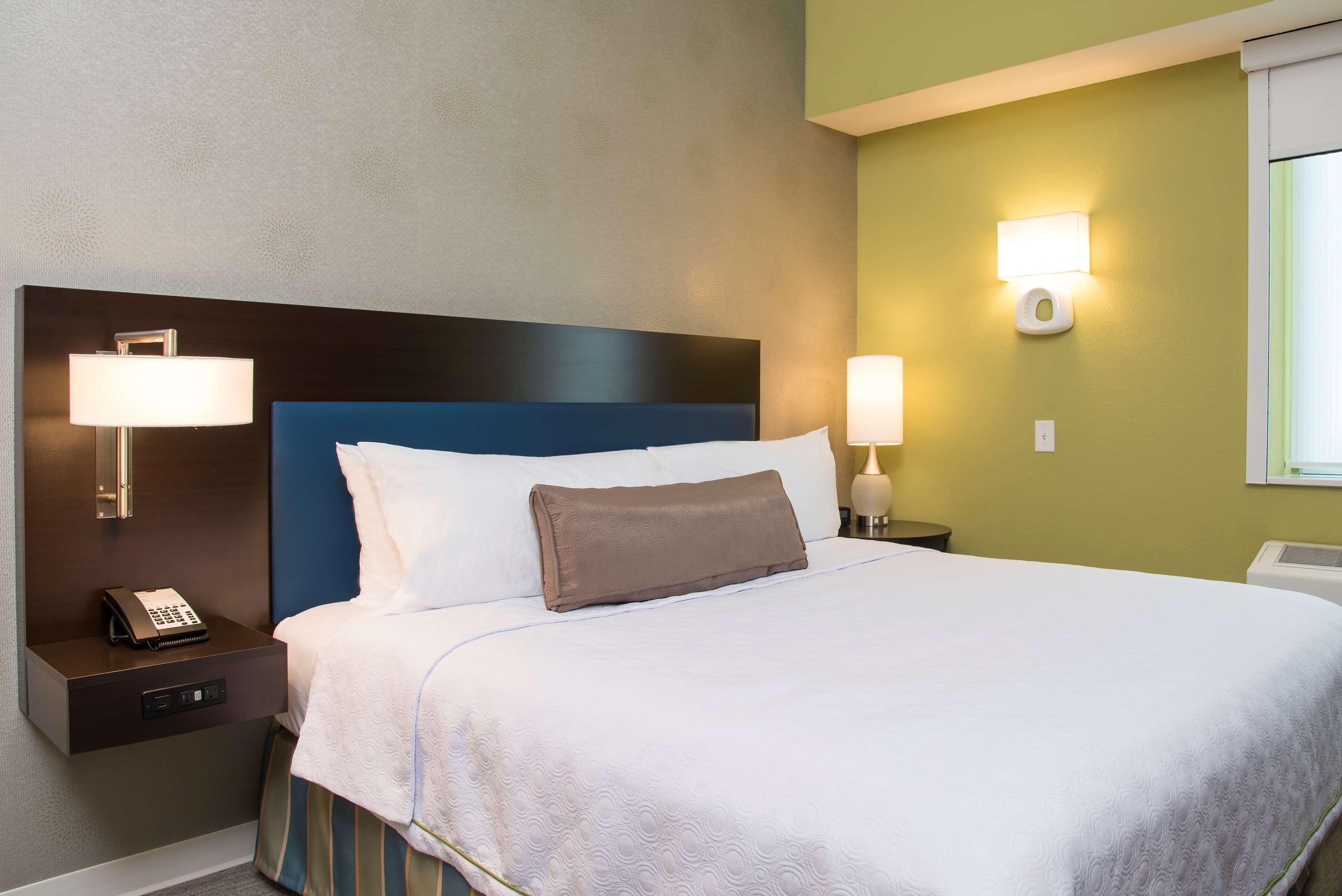 Home2 Suites By Hilton Indianapolis Downtown Exterior photo
