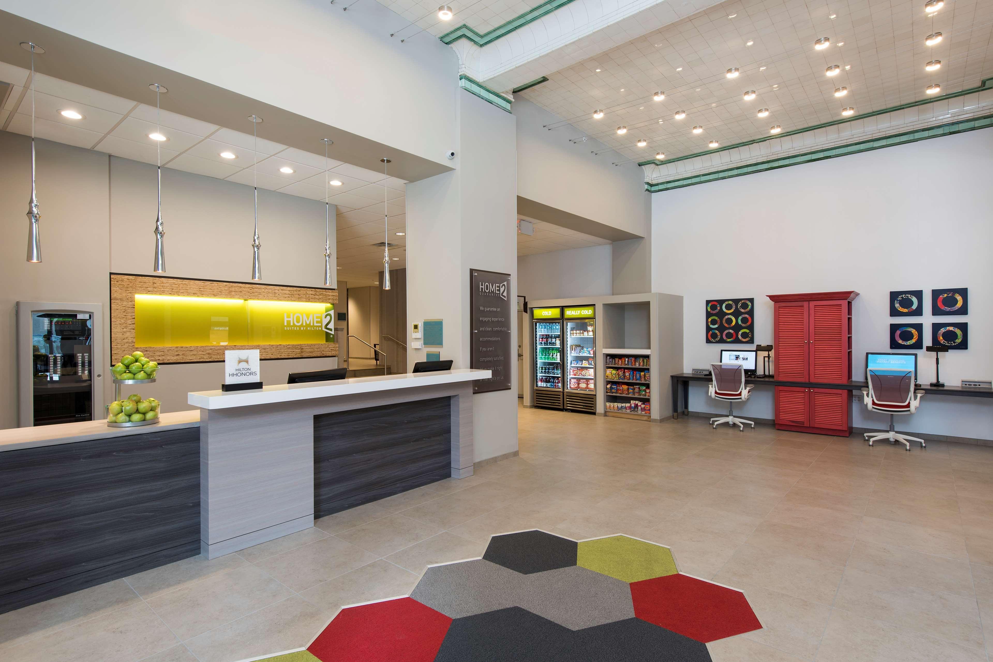 Home2 Suites By Hilton Indianapolis Downtown Exterior photo