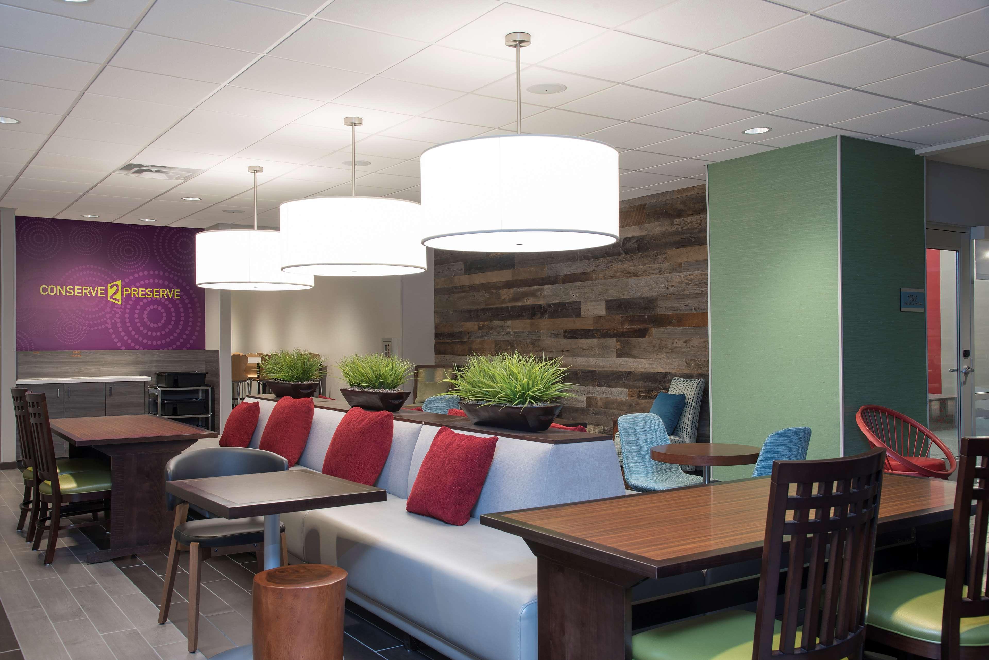 Home2 Suites By Hilton Indianapolis Downtown Exterior photo